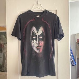 Authentic KISS vintage tee soft size large